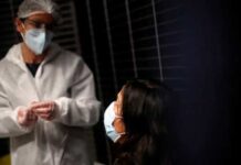 França tem 2,5 milhões de infecções após registrar quase 15 mil casos