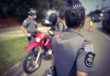 Blitz de fiscalização de ruído de motocicleta na Avenida Américo Figueiredo resultou em 38 autuações