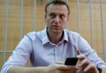 Justiça russa impõe dupla derrota a Navalni, crítico de Putin, e ratifica sua prisão