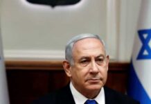 A seis semanas de nova eleição, Netanyahu vai à Justiça e volta a negar acusações de corrupção