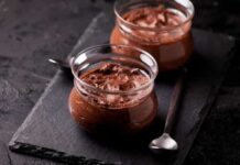 Está de dieta? Delicie-se com este mousse de chocolate low carb