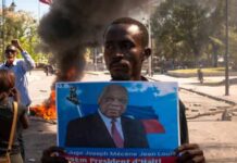 Em meio a protestos, Haiti diz ter impedido golpe contra o presidente