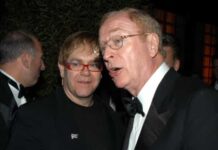 Boris convoca Elton John e Michael Caine contra os antivacina