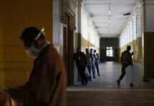 Denúncia de fraude leva a recontagem de votos e atrasa definição de 2º turno no Equador