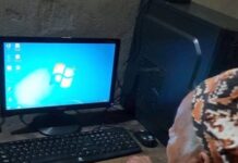 Universitários doam computador a aluna de 81 anos para que ela consiga se formar