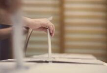 Israel usa sistema especial de votação para pessoas com covid-19