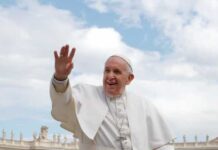 Papa Francisco tenta costurar diálogo com Islã em visita inédita ao Iraque