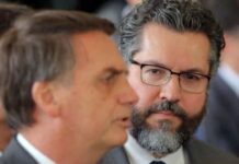 Bolsonaro diz que Araújo vai a Israel neste sábado tratar de spray nasal