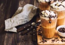 Batido de café, delicioso e muito cremoso. Experimente!