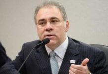 Indicado por Flávio Bolsonaro, Queiroga apoia o presidente, mas ouve o Centrão