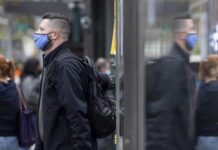 Covid-19: EUA ultrapassam 575 mil mortes desde o início da pandemia