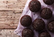 Da saga ‘sobremesas fit’: Brigadeiros de banana e cacau