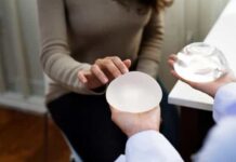 Explante vira tendência entre mulheres que aderiram ao silicone no passado