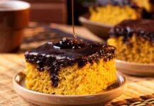 Bolo de cenoura com cobertura de chocolate é sucesso garantido na família