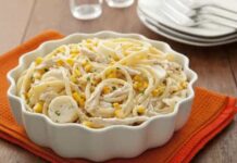 Receita: Macarrão ao Molho de Frango e Milho