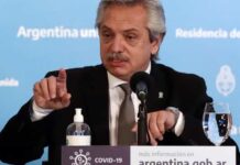 Fernández diz que brasileiros vieram da selva e argentinos chegaram de barco da Europa