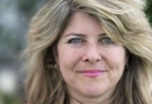 Naomi Wolf é banida do Twitter após dizer que vacinados contaminam água