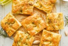 Focaccia simples para uma entrada maravilhosa