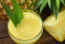 Desinche o corpo com este suco natural de abacaxi e hortelã