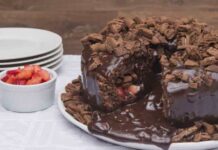Veja como preparar um delicioso bolo vulcão de chocolate