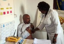 Ébola: novas epidemias podem surgir de humanos infectados antes