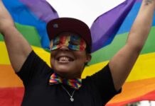 Risco de suicídio é três vezes maior em jovens homossexuais ou bissexuais