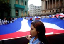 Regime cubano cometeu tortura e abusos em repressão a protestos, diz ONG