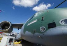 Cargueiro vendido a Portugal faz 1º voo pilotado por estrangeiros
