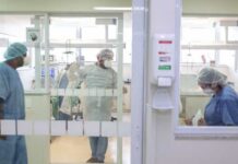 Média de mortes fica abaixo de 200 pela primeira vez desde abril de 2020
