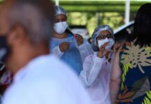 País registra maior queda na média móvel de óbitos por covid-19