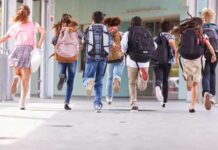 Volta às aulas tem testes, ‘mapa’ da vacina e máscaras reforçadas
