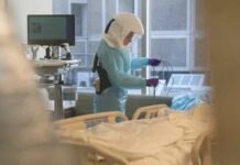 Em 24 horas, o Brasil registrou mais 135.080 casos de covid-19