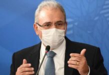 Redução de quarentena para assintomáticos deve ser decidida hoje, diz Queiroga