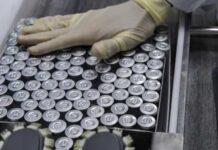 Brasil recebe primeiro lote de vacinas contra a covid-19 de 2022