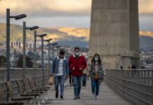 Empate entre socialistas e sociais-democratas embaça futuro político de Portugal