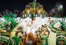 Ingressos para carnaval no sambódromo em SP voltam a ser vendidos hoje