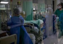 Brasil tem média móvel de 690 mortes diárias por covid-19