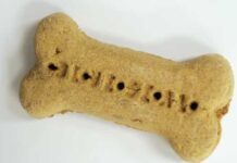 Menina morre após comer biscoito envenenado que era para o cão