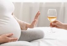Consumo de álcool na gestação traz riscos para bebê, afirma médica