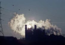Usina de Tchernóbil está sem energia e pode emitir radiação para Europa, diz Ucrânia