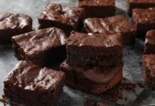 Brownie ‘low carb’ com farinha de amêndoa (pronto em 15 minutos!)