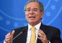 Guedes vai aos EUA para convencer investidores que Brasil é "porto seguro"