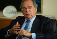 Guedes testa positivo para Covid-19 após viagem aos EUA e cancela compromissos