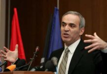 Kasparov, crítico de Putin, diz que hesitação faz preço de parar um ditador subir diariamente