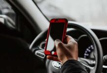 Brasil registra 28 multas por uso de celular ao volante a cada hora