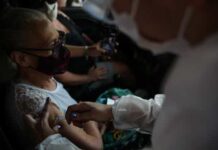 Brasil tem 76,95% da população com duas doses ou dose única contra covid