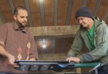 Paranaense cria poste que funciona com energia solar e leva iluminação de graça para sua comunidade