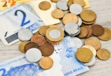Renda dos 5% mais pobres não compra nem dois pratos feitos por mês
