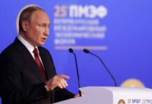 Rússia foi "forçada" a invadir a Ucrânia, diz Putin