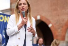 Giorgia Meloni desponta para assumir o poder na Itália entre pós-fascismo e neofascismo